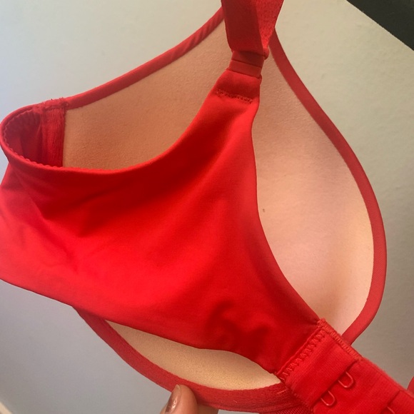 Victoria’s Secret T-Shirt Push Up Bra Red - Picture 5 of 5